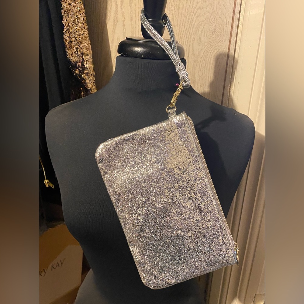 Silver Clutch w/ phone charger EUC